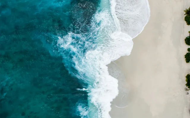 溯溪玩水 溯溪玩水与溪谷风光封面